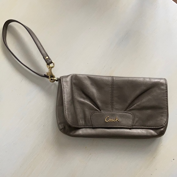 Coach clutch - Picture 1 of 5